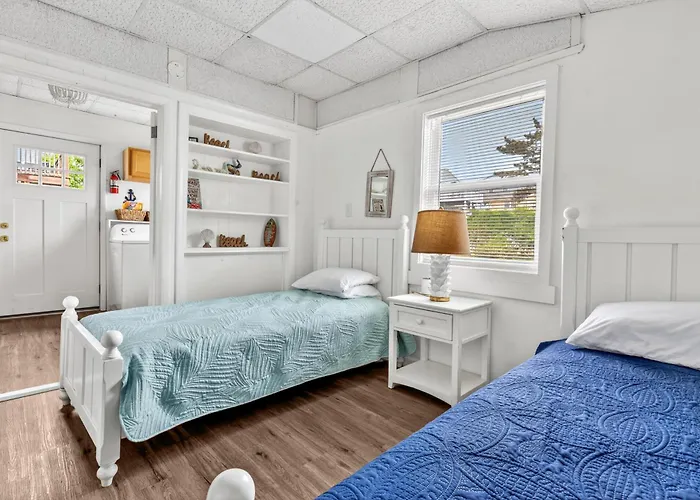 Family-friendly Steps From The Ocean In Ocean Ferienhaus